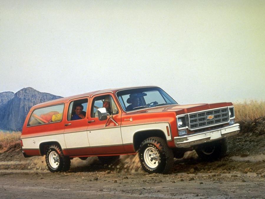  Chevrolet Suburban 1977 года  (фото 2 из 6)